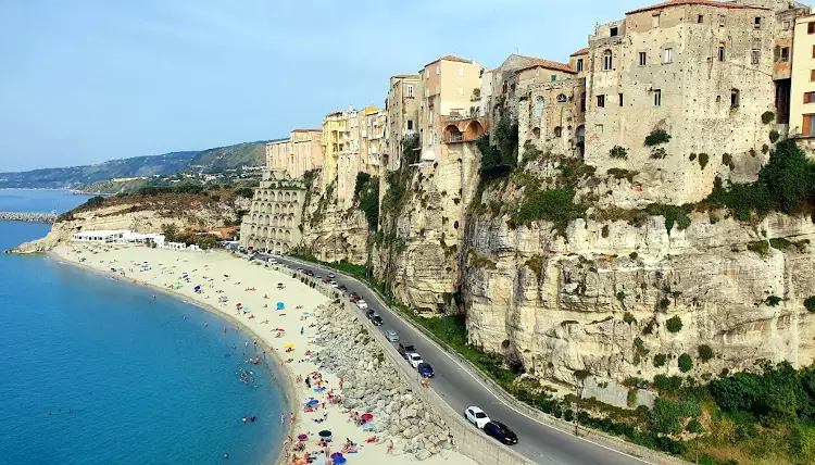 Il belvedere Affaccio del Corso a Tropea, in Calabria.