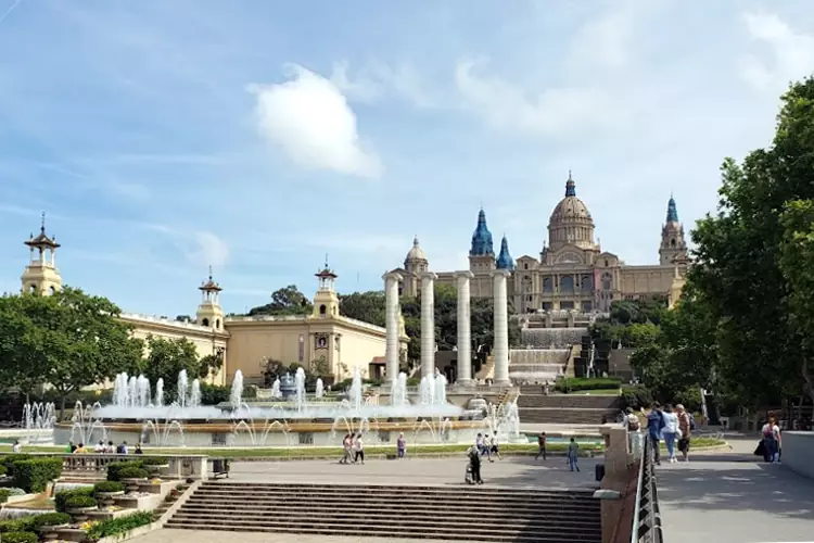 Il Museo Nazionale d'Arte della Catalogna nel Palazzo Nazionale a Montjuic.