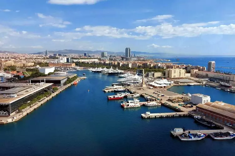 Il porto della Barceloneta.