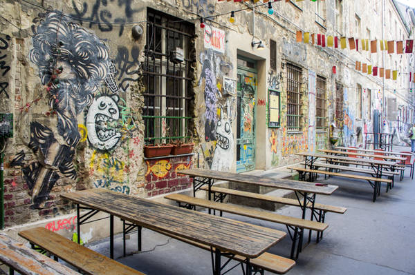 Street art in Rosenthaler Stasse a Berlino.