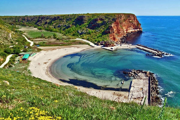 La spiaggia di Bolata è una fantastica insenatura naturale.