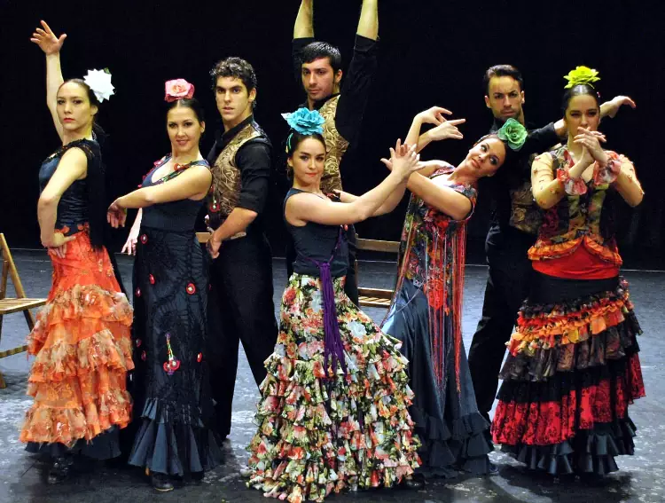 Il flamenco della provincia di Siviglia e lo stile del Cante jondo.