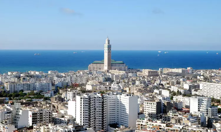 Casablanca in Marocco, sullo sfondo la mosche di Hassan II.