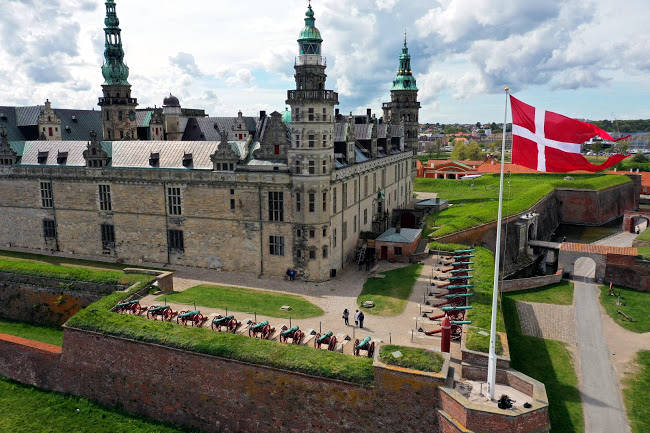 Il Castello di Kronborg, la bellissima fortezza in cui Shakespeare ambientò l'Amleto.