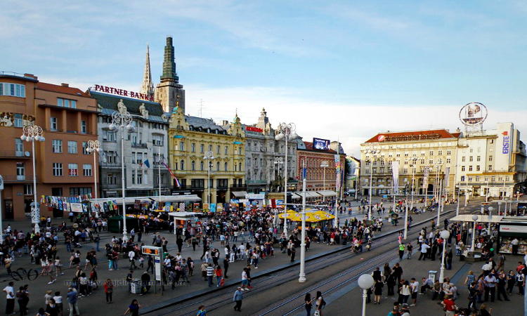 Piazza Ban Jelačić nella città bassa, il centro di Zagabria.