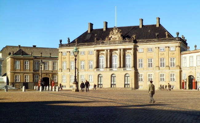 Il Palazzo di Amalienborg a Copenhagen.