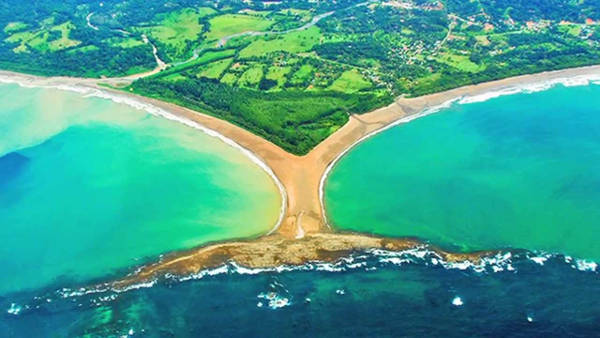 La spiaggia di Costa Ballena in Costa Rica.