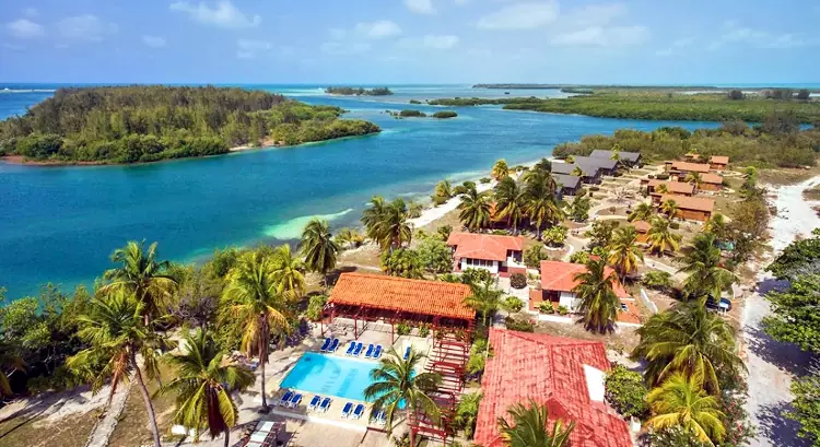 Spiagge da sogno e natura incredibile sulla piccola isola di Cayo Largo del Sur.