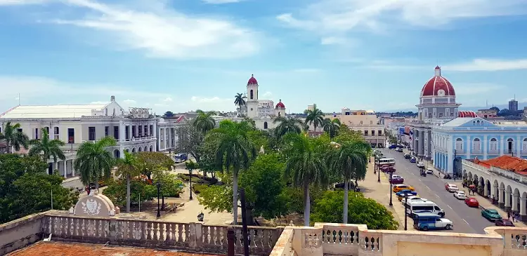 La cittadina coloniale di Cienfuegos è ricchissima di edifici straordinari.