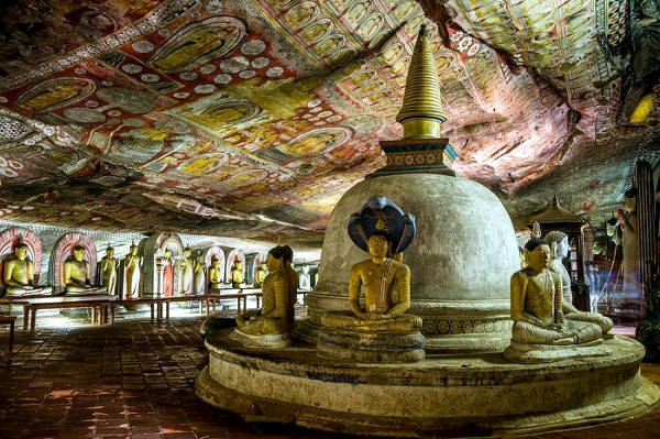 Il tempio buddista nelle Grotte di Dambulla in Sri Lanka.