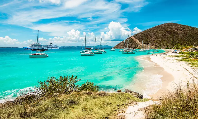 La baia di Jost Van Dyke alle Isole Vergini Britanniche.