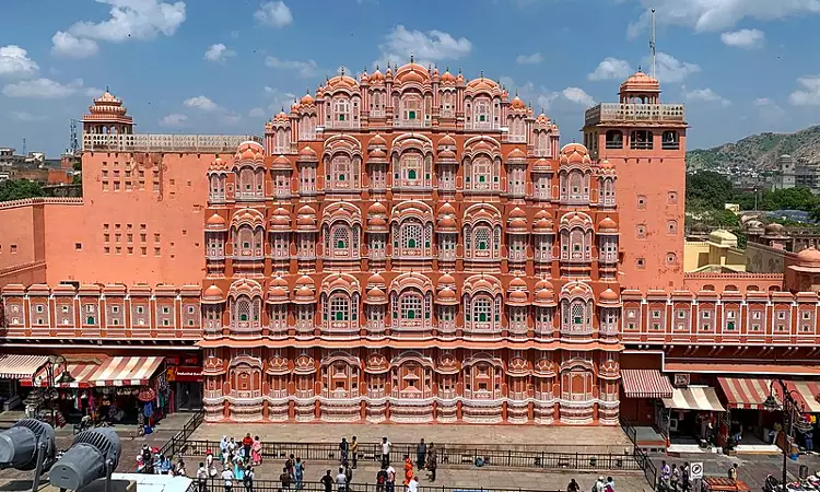 La facciata dell'Hawa Mahal di Jaipur.