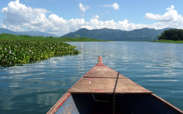 In barca sul lago Yojoa in Honduras.