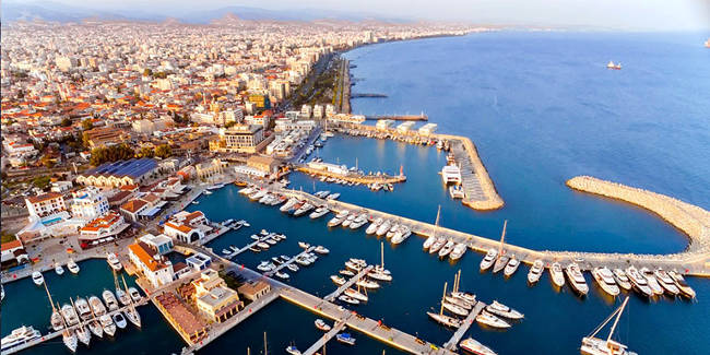 Il porto della splendida città di Limassol a Cipro.