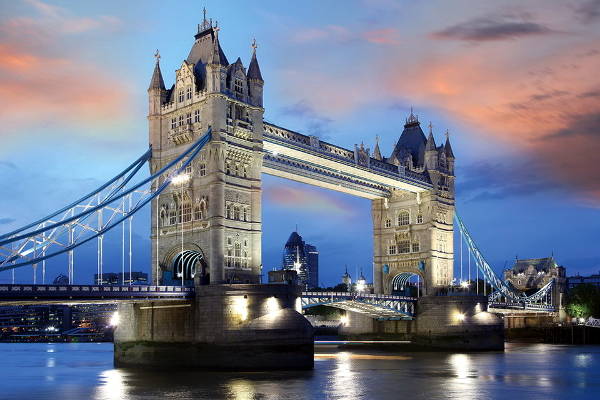 Tower Bridge, una delle attrazioni più caratteristiche e amate di Londra.