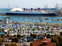 La Queen Mary nel porto di Long Beach.