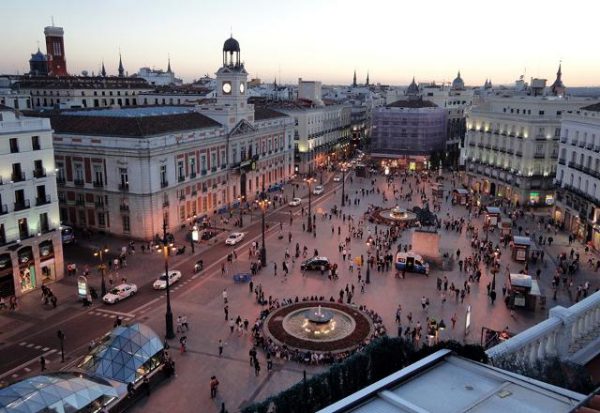 Una delle piazze principali di Madrid, Puerta del Sol.