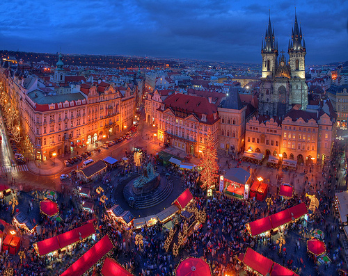 Viaggio di Natale. Mercatino natalizio a Praga.