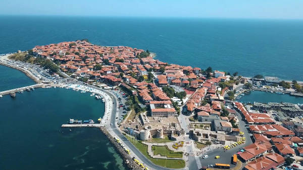 Nesebar è una bellissima città sulla costa del Mar Nero in Bulgaria.