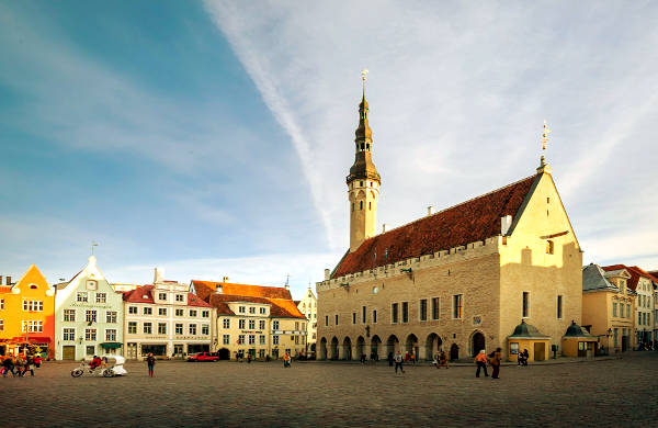 La piazza del Municipio di Tallinn, posto da non perdere in un viaggio.