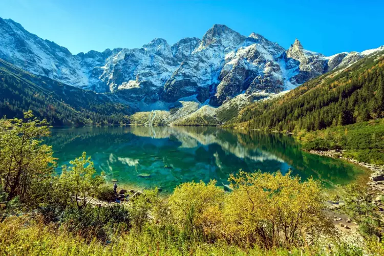 Il lago Morksie Oko e i Monti Tatra vicino Zakopane.