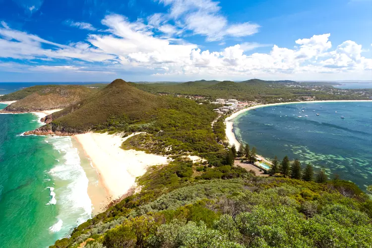 Spiagge e acque cristalline per gite in barca ed immersioni in Australia, a Port Stephens.