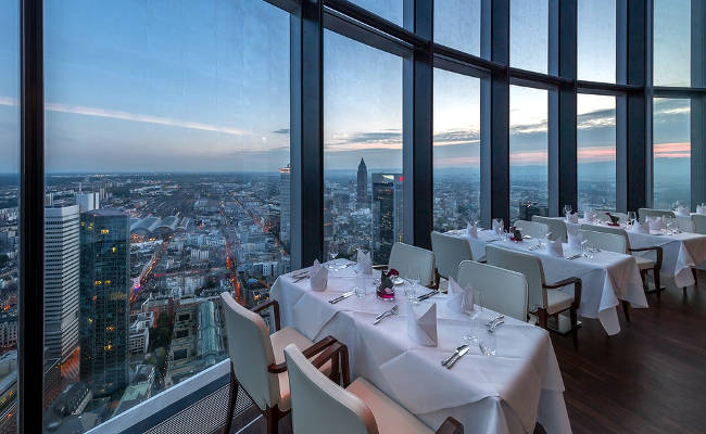 La vista dal magnifico ristorante nella Main Tower di Francoforte.