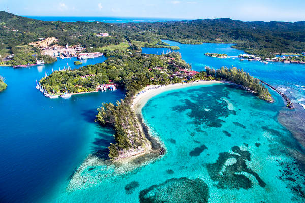 L'isola di Roatan in Honduras.