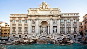 La Fontana di Trevi nel centro di Roma.