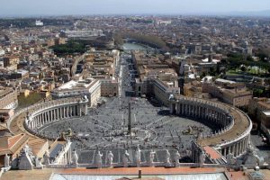 Vista di Piazza San Pietro a Roma.