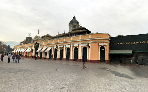 Il mercato centrale di Santiago, popolare luogo da visitare.