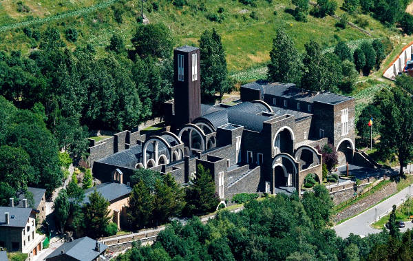 Il Santuario di Nostra Signora di Meritxell in Andorra.