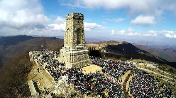 Il monumento a forma di torre a Shipka.