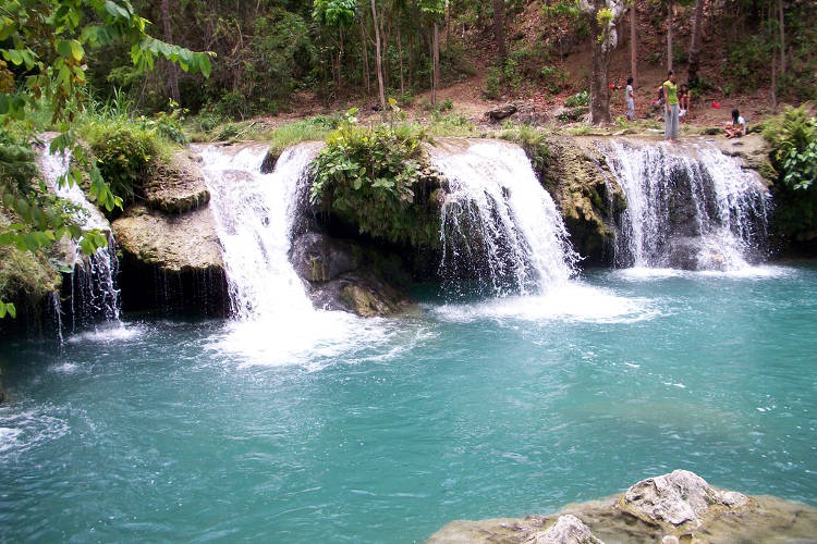 Le cascate Cambugahay a Siquijor.