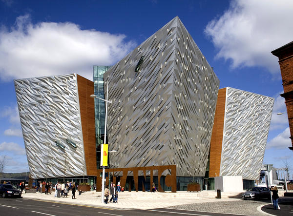 Il centro culturale Titanic Belfast.