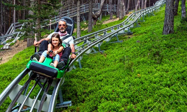 Divertimento per grandi e piccoli sul Tobotronc di Naturlandia.